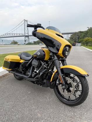 HARLEY-DAVIDSON STREET GLIDE SPECIAL 